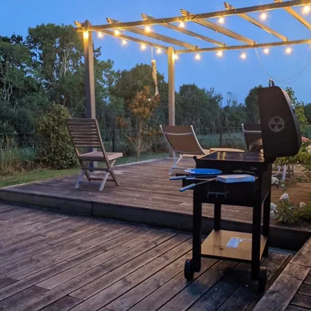 בית נופש Norman House With Jacuzzi