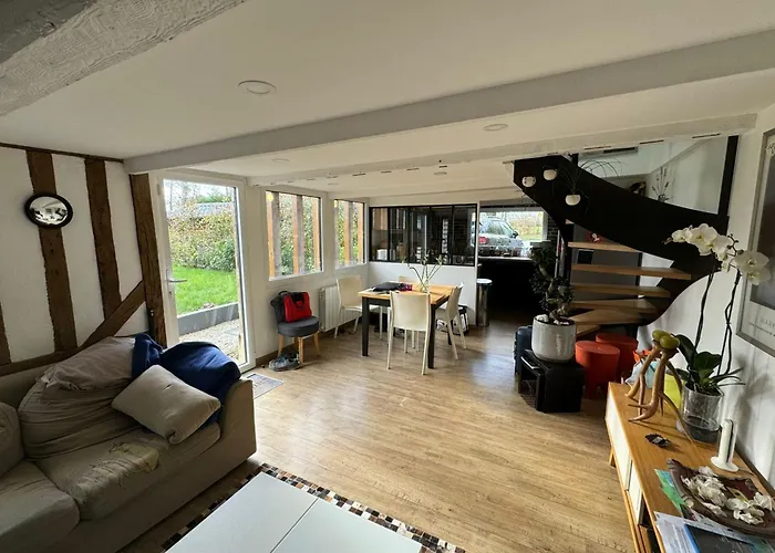 Norman House With Jacuzzi 펜션 뚜끄