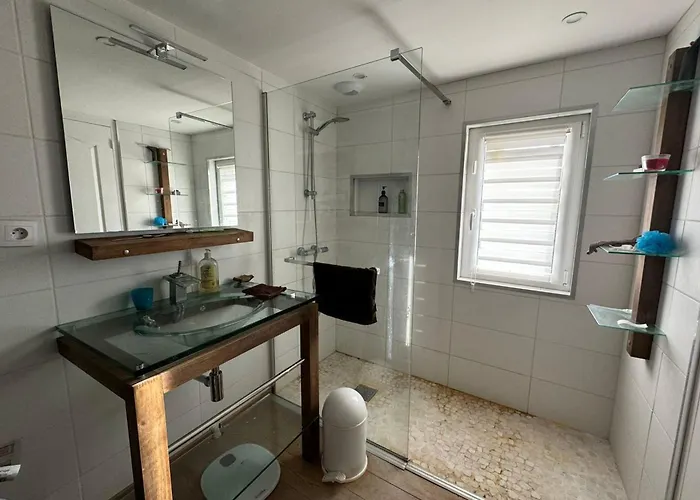 펜션 Norman House With Jacuzzi 뚜끄