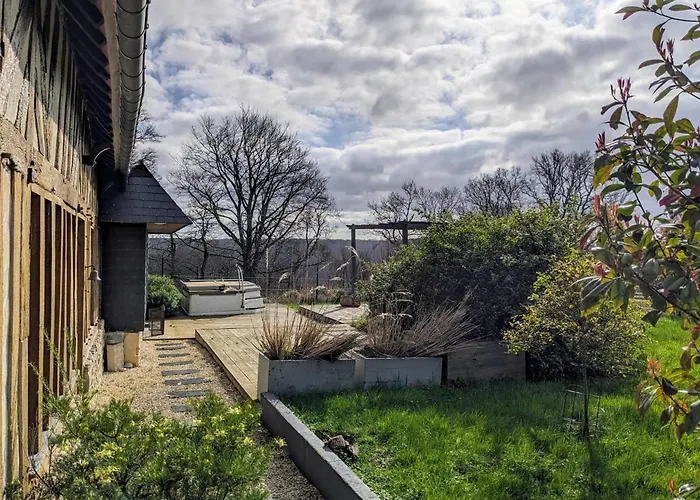 Norman House With Jacuzzi 뚜끄